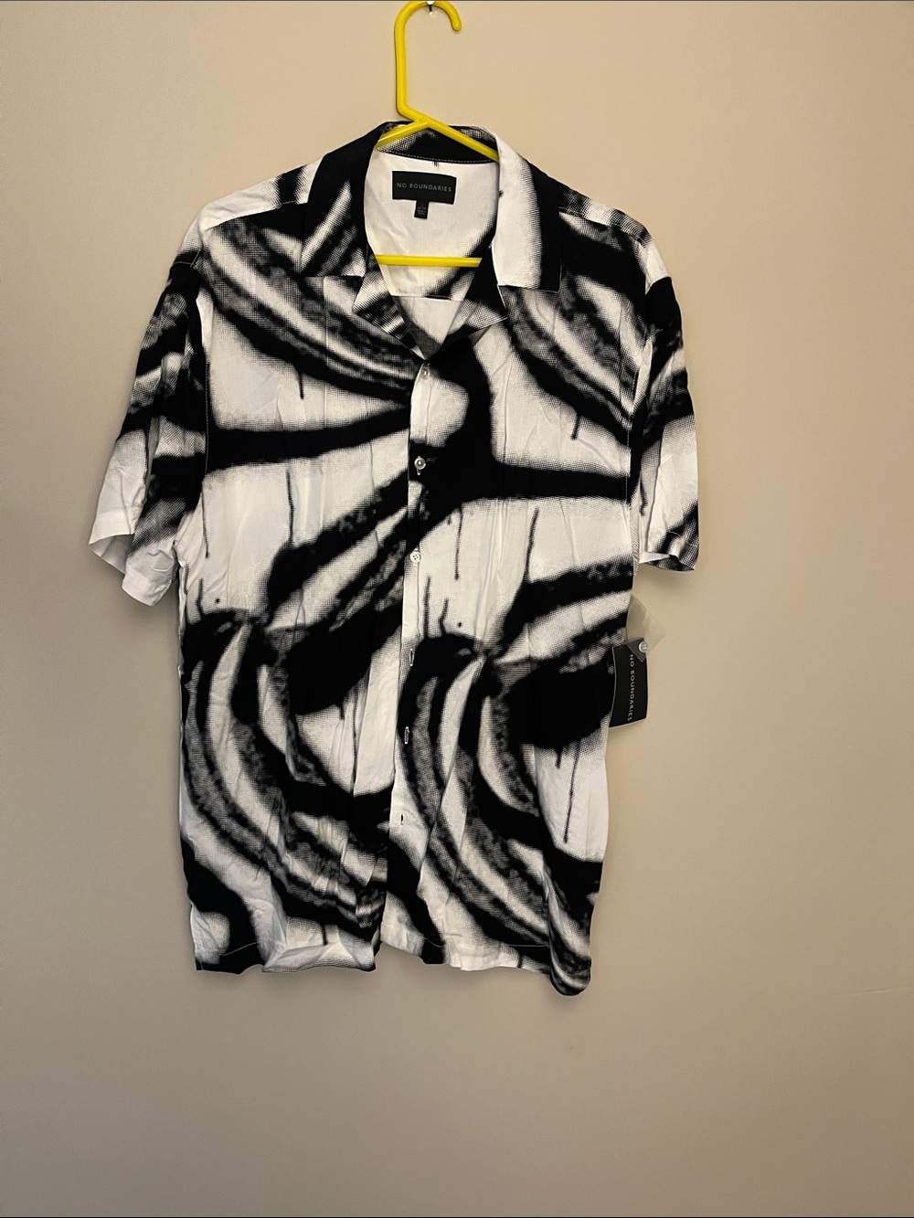 Cove Black & White Swirl Short Sleeve Button-Down Shirt
